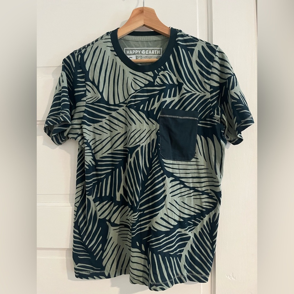 NWT Happy Earth men’s organic small t-shirt with front pocket